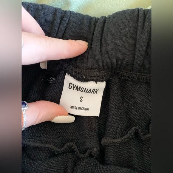 GYM SHARK SHORTS - Picture 3 of 3